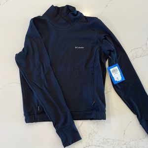 Women’s Columbia pullover. Small